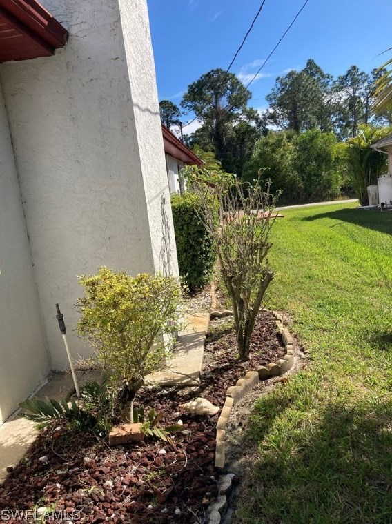 807 Roosevelt Ave, Lehigh Acres FL 33936-0924 exterior