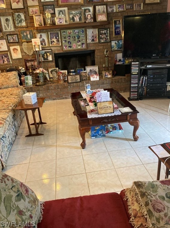 807 Roosevelt Ave, Lehigh Acres FL 33936-0924 exterior