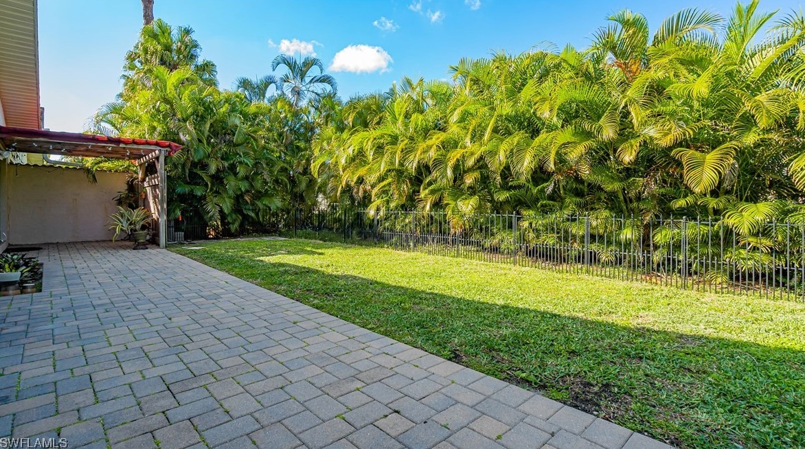 11258 Ln Coruna Ln, Bonita Springs FL  34135 exterior