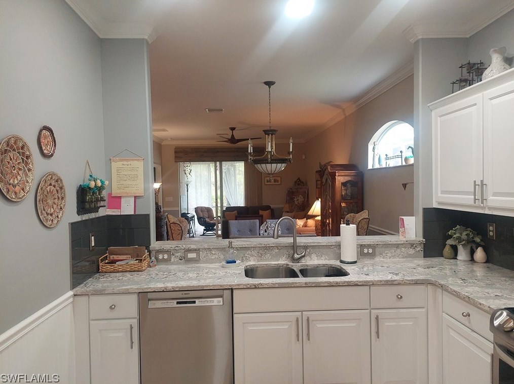 8383 Woodridge Pointe Dr, Fort Myers, FL 33912-0889