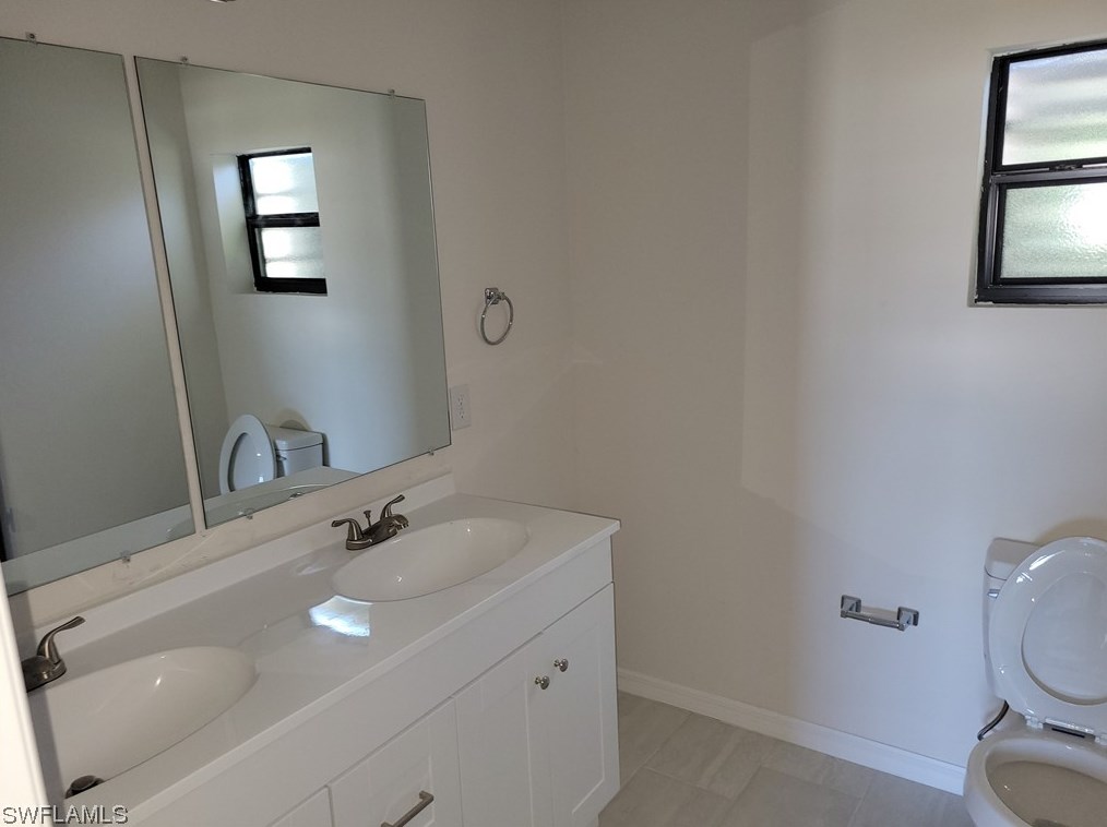 2828 2 Ln, Cape Coral FL  33991-1113 exterior