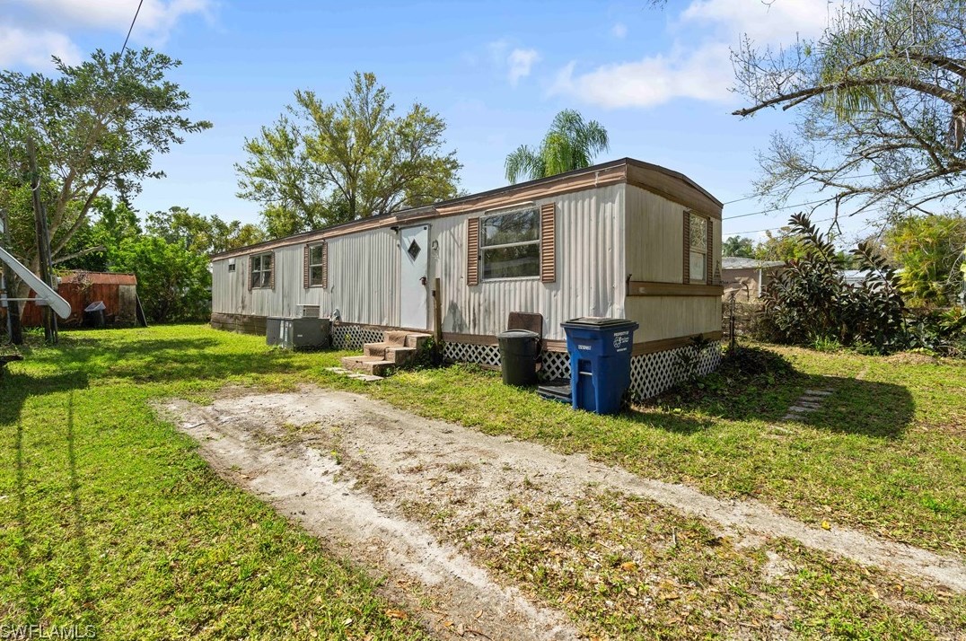 249 Clark St, Fort Myers, FL 33903-3305