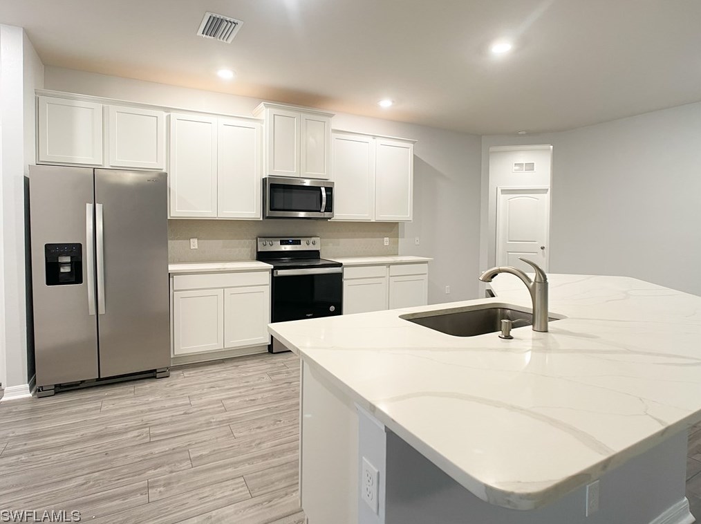 122 Ne 10th Pl, Cape Coral, FL 33909