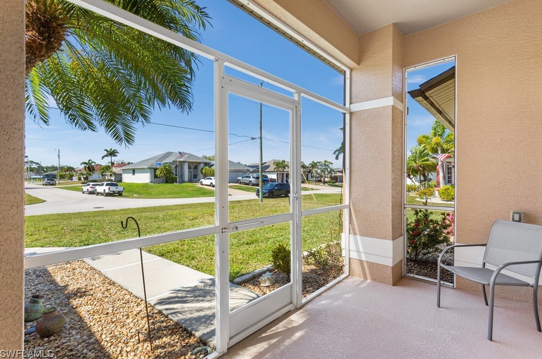703 4th Ct, Cape Coral, FL 33991-2518