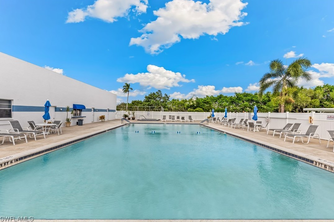 6842 Bogey Dr, Fort Myers FL  exterior