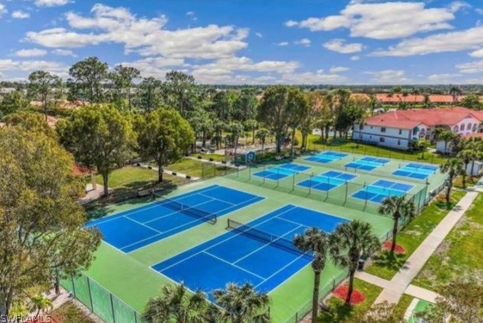 132 Belina Dr, Naples FL  34104-8442 exterior