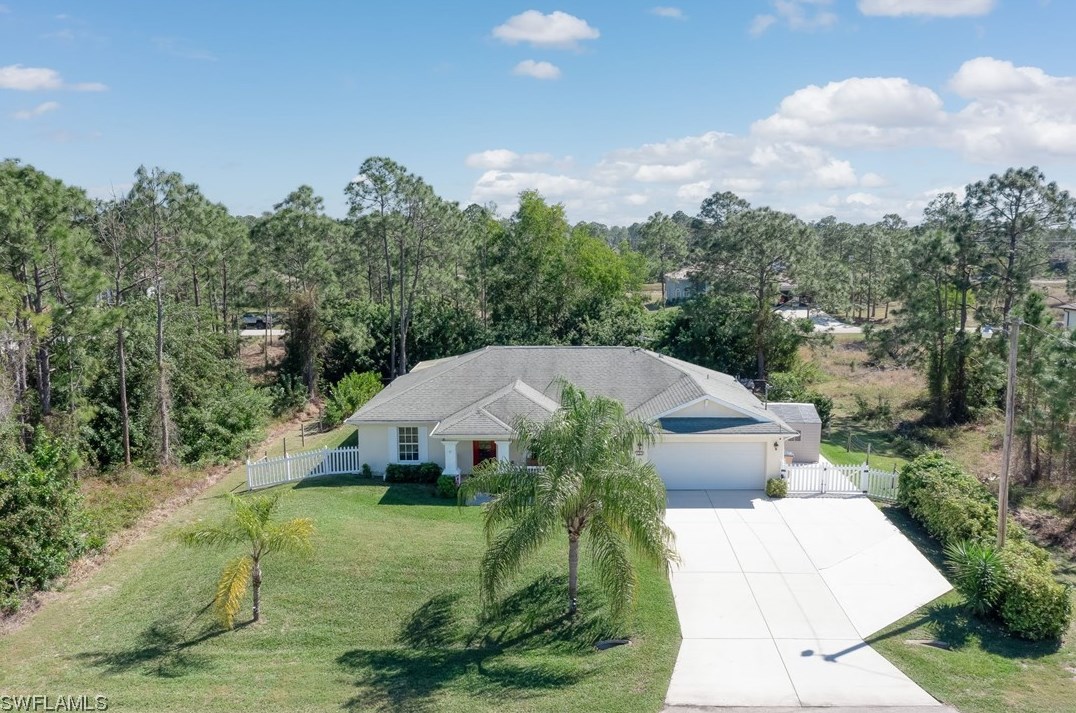 733 Fuller Ave, Lehigh Acres, FL 33974-7577