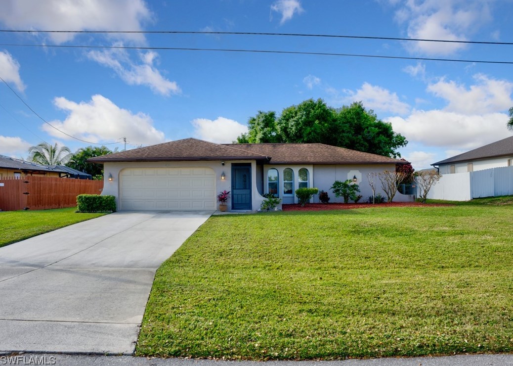 1032 Van Loon Ln, Cape Coral, FL 33909-2637