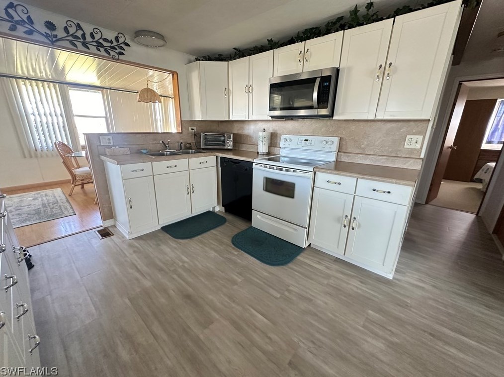 140 Overland Trl, Fort Myers, FL 33917-3066