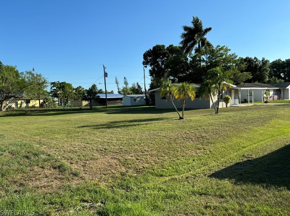 12613 5th St, Fort Myers, FL 33905-1900