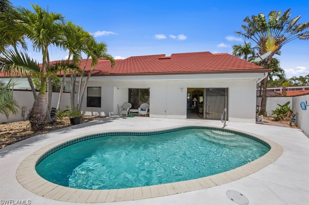 5470 Harbour Castle Dr, Fort Myers FL 33907-7846 exterior