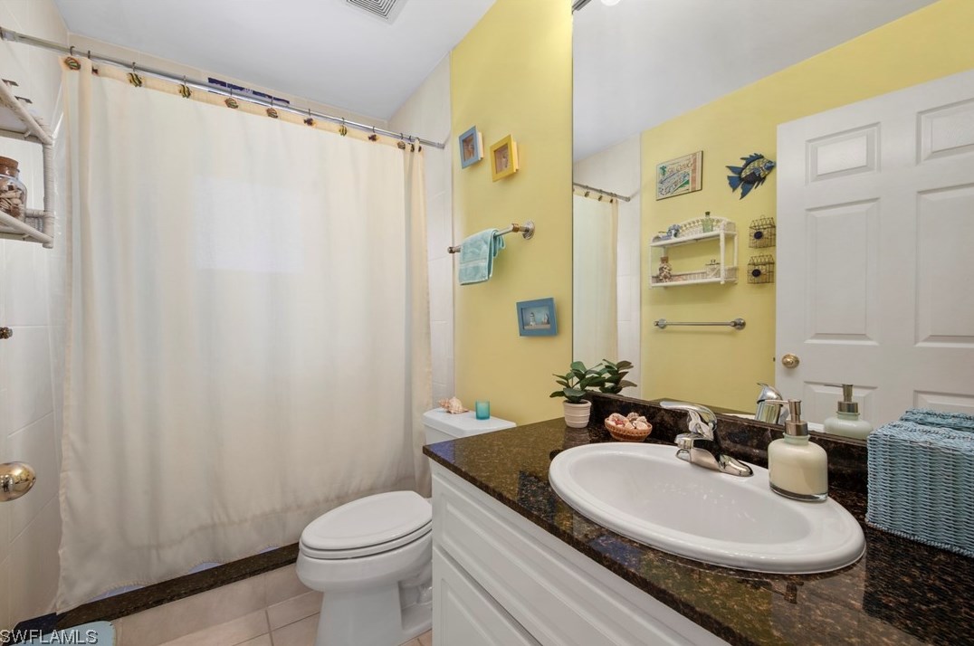 5470 Harbour Castle Dr, Fort Myers FL 33907-7846 exterior