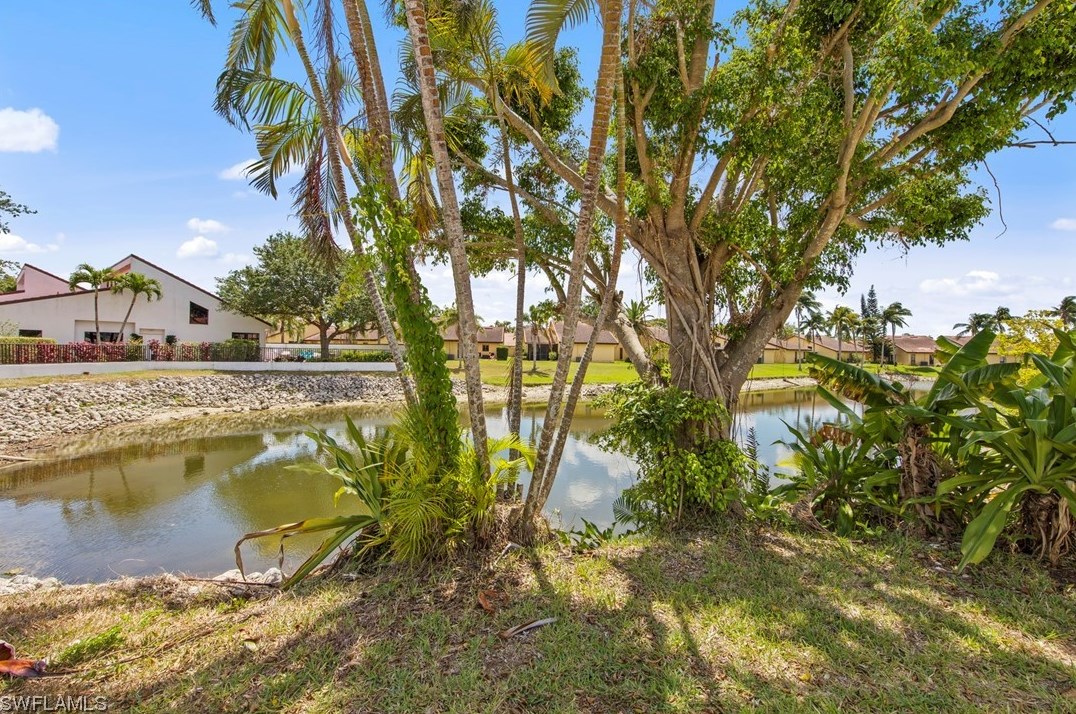 5470 Harbour Castle Dr, Fort Myers FL 33907-7846 exterior