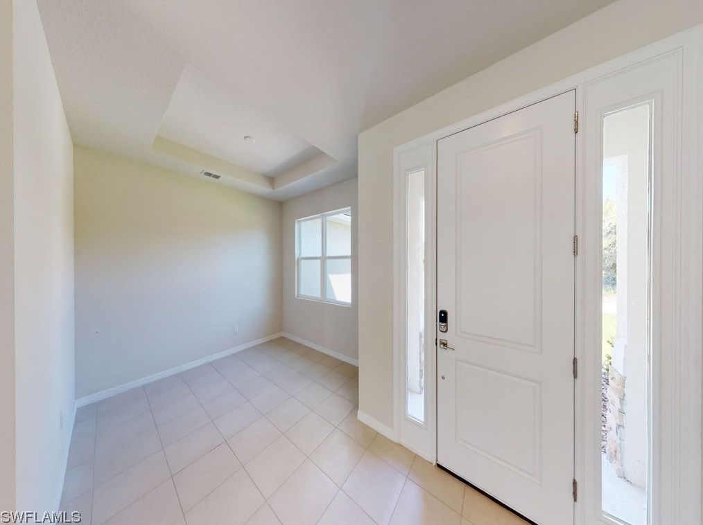 2112 11th St, Cape Coral, FL 33990-1910