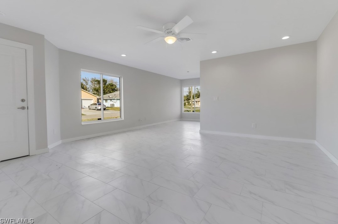 617 Se 12th Ct, Cape Coral, FL 33990