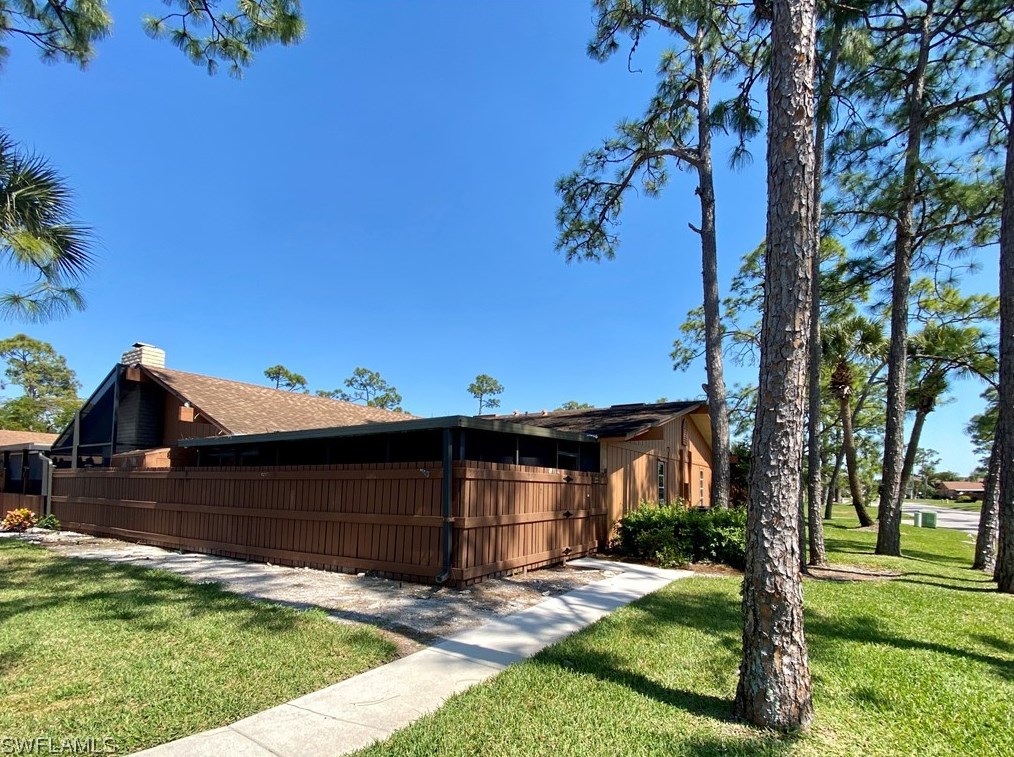 5603 Foxlake Dr, Fort Myers, FL 33917-5629
