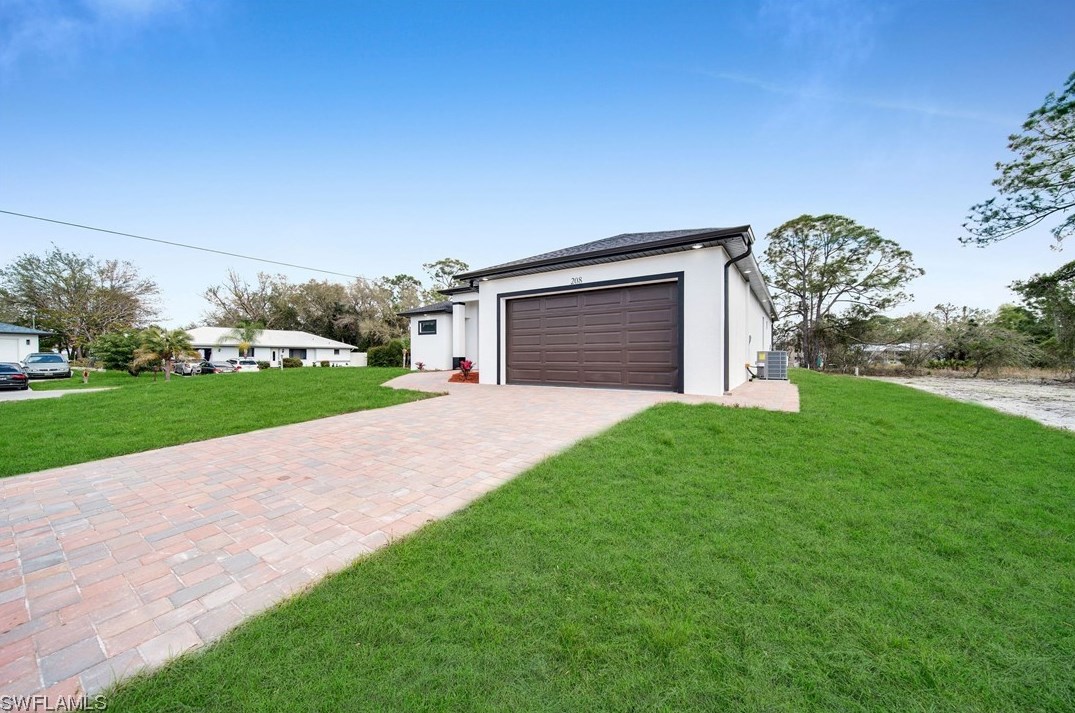 208 Gordon Ave N, Lehigh Acres, FL 33971