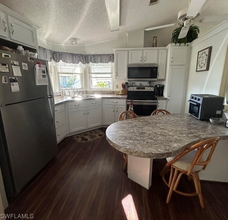 3158 Longview Dr, Fort Myers, FL 33917