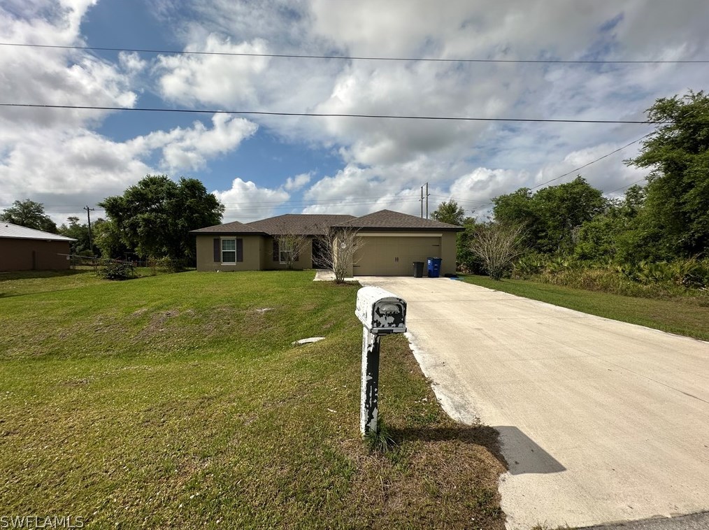 136 Zobora Cir, Fort Myers, FL 33913-7529