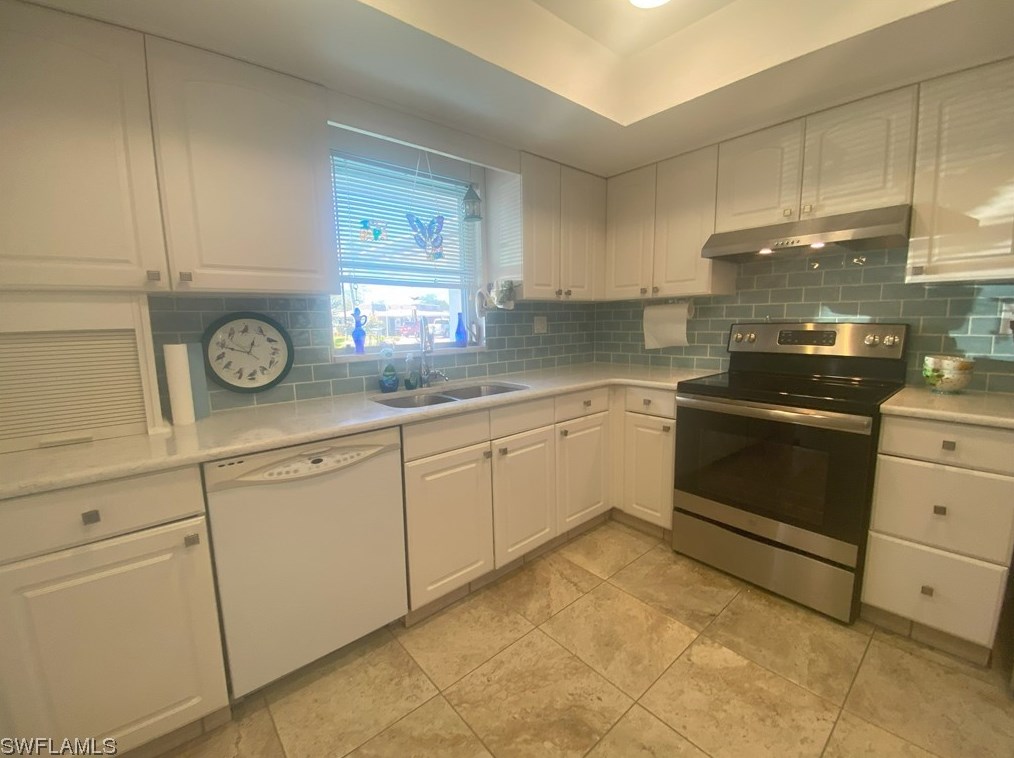521 Pangola Dr, Fort Myers, FL 33903-5214