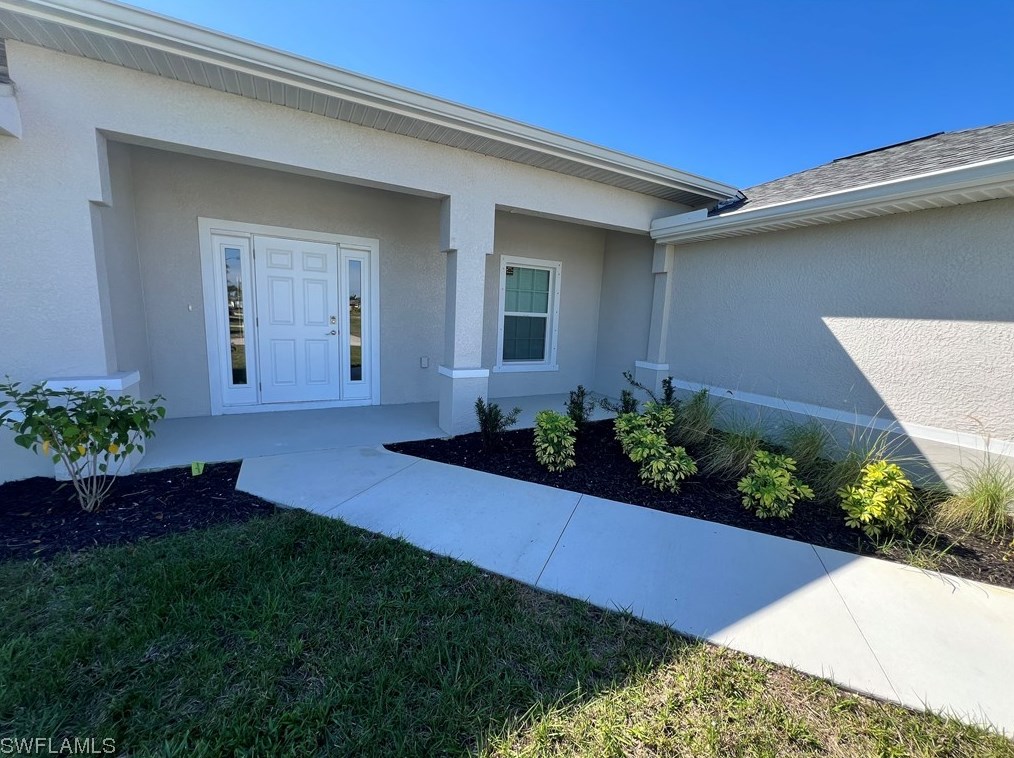 352 Ne 26th St, Cape Coral, FL 33904