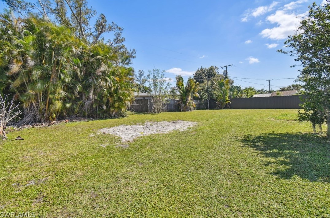 6659 Fiesta Way, Fort Myers FL  33919-6330 exterior