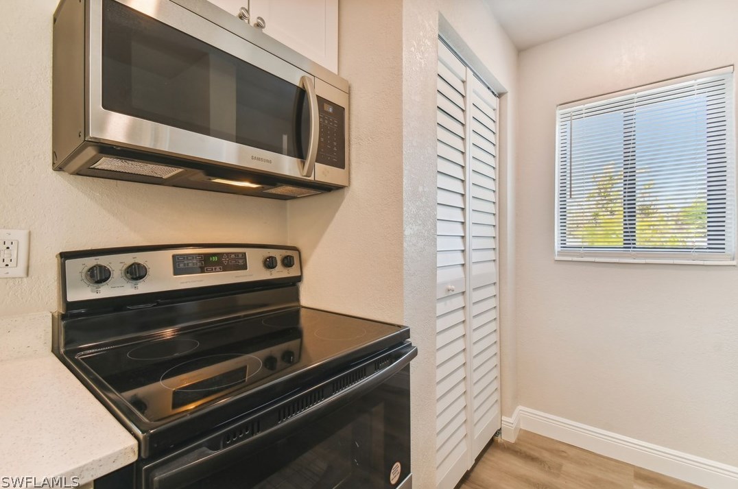6659 Fiesta Way, Fort Myers FL  33919-6330 exterior