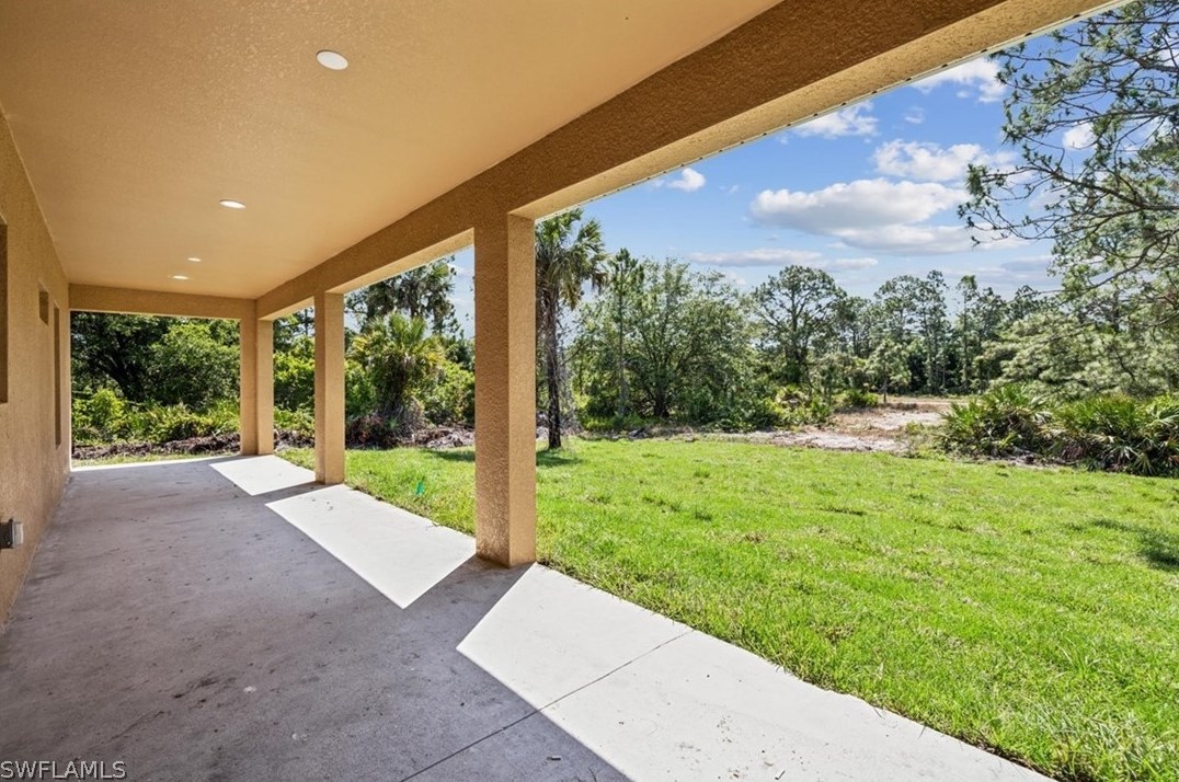 844 Sunrise Blvd, Lehigh Acres FL 33974-9525 exterior