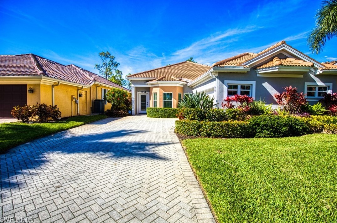 7539 Ky Deer Ct, Fort Myers FL  33966-5709 exterior