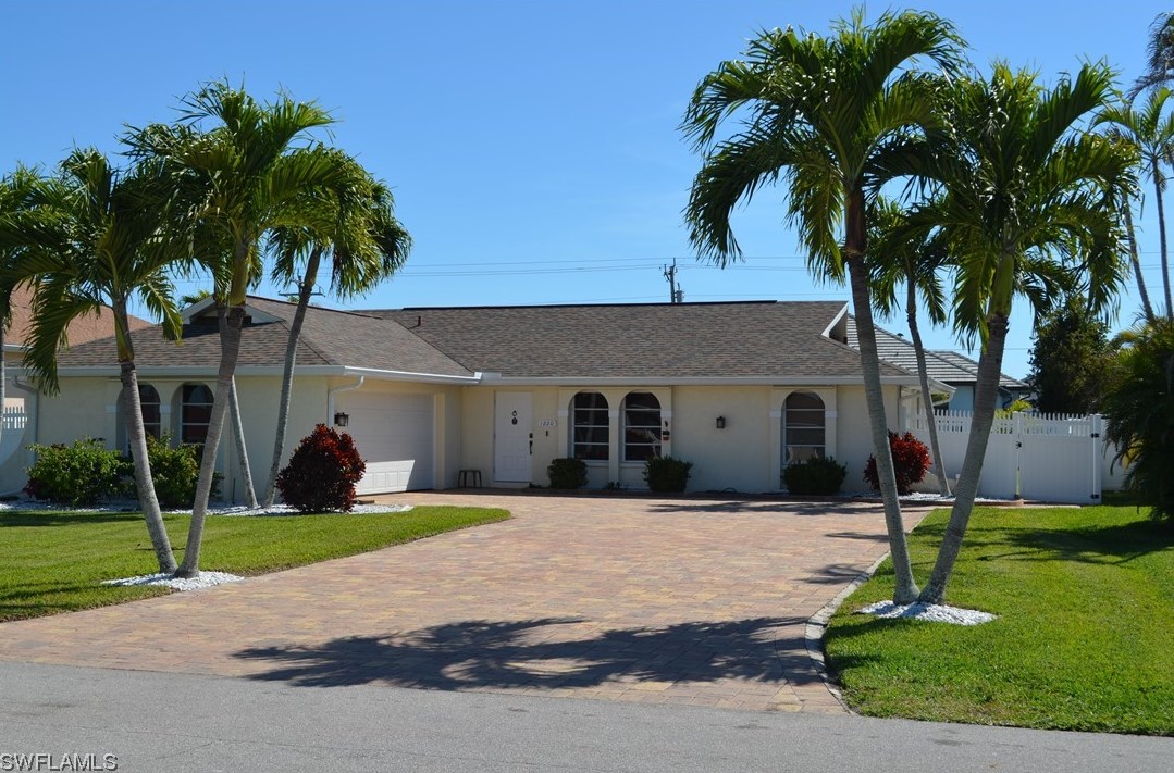 1220 54th Ln, Cape Coral, FL 33914-7073