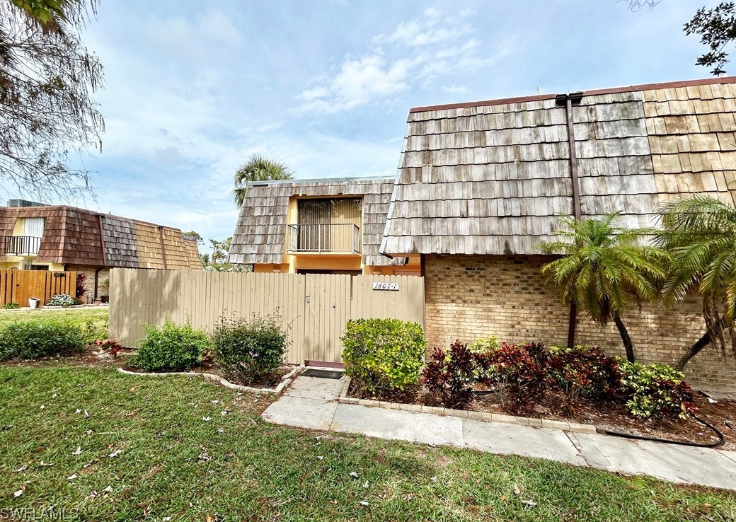 1607 Park Meadows Dr #1, Fort Myers, FL 33907