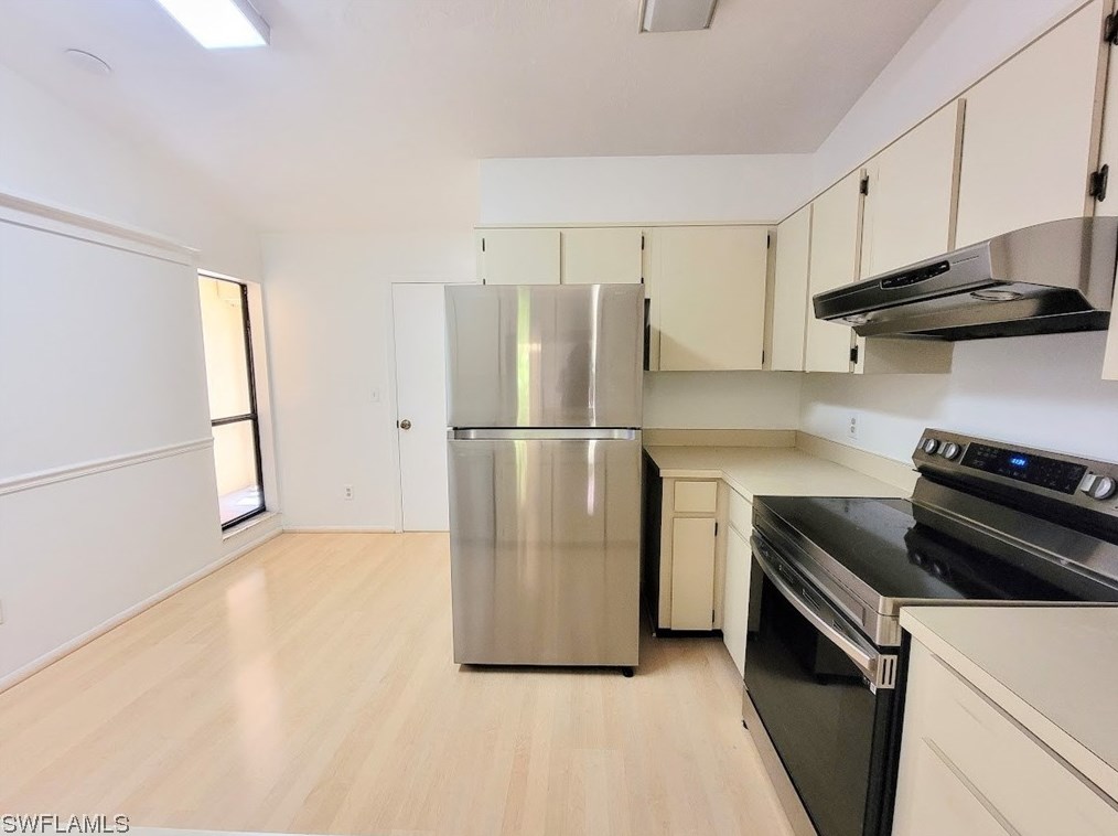 5452 Governors Dr, Fort Myers FL 33907-7837 exterior