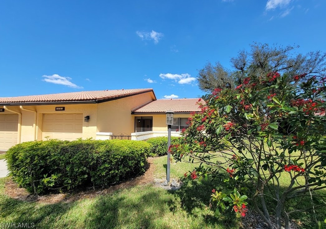 5452 Governors Dr, Fort Myers FL 33907-7837 exterior