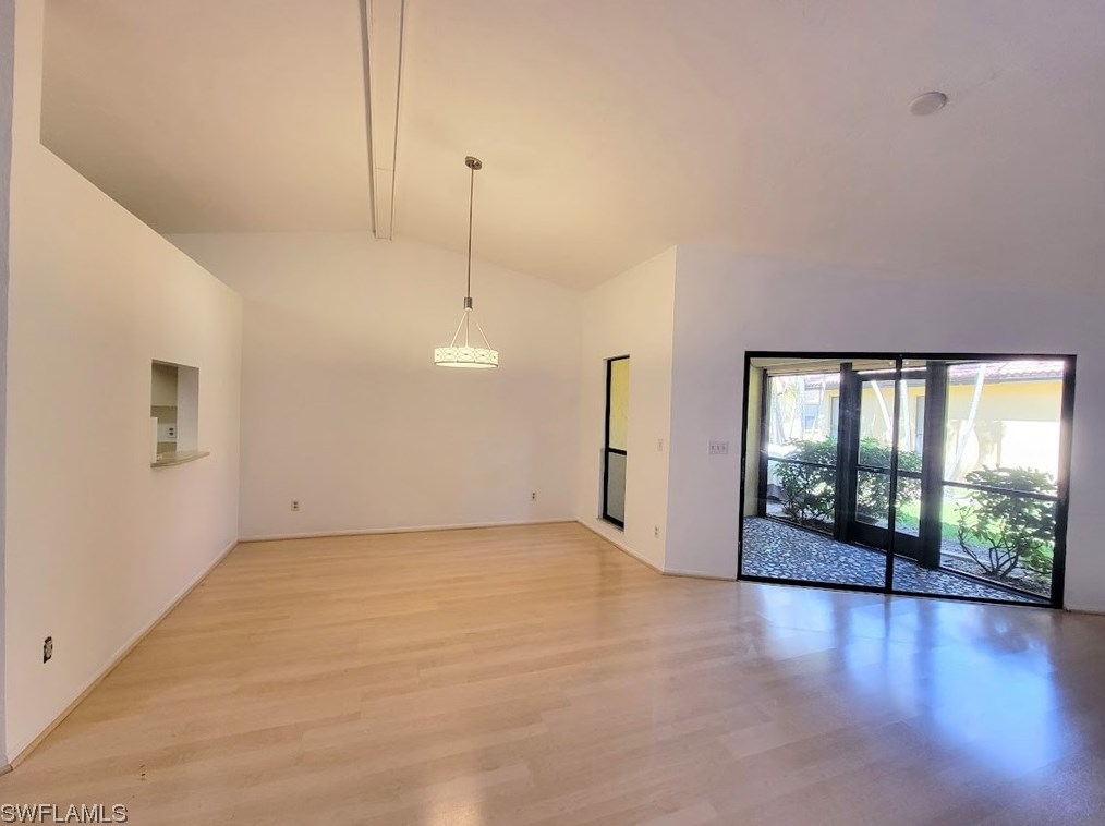 5452 Governors Dr, Fort Myers FL 33907-7837 exterior