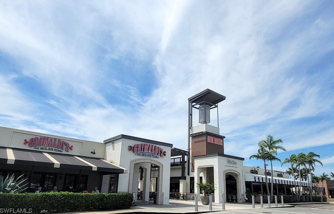 5452 Governors Dr, Fort Myers FL 33907-7837 exterior