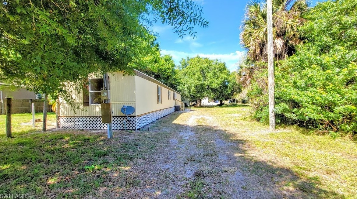 1078 Charles St, Moore Haven, FL 33471
