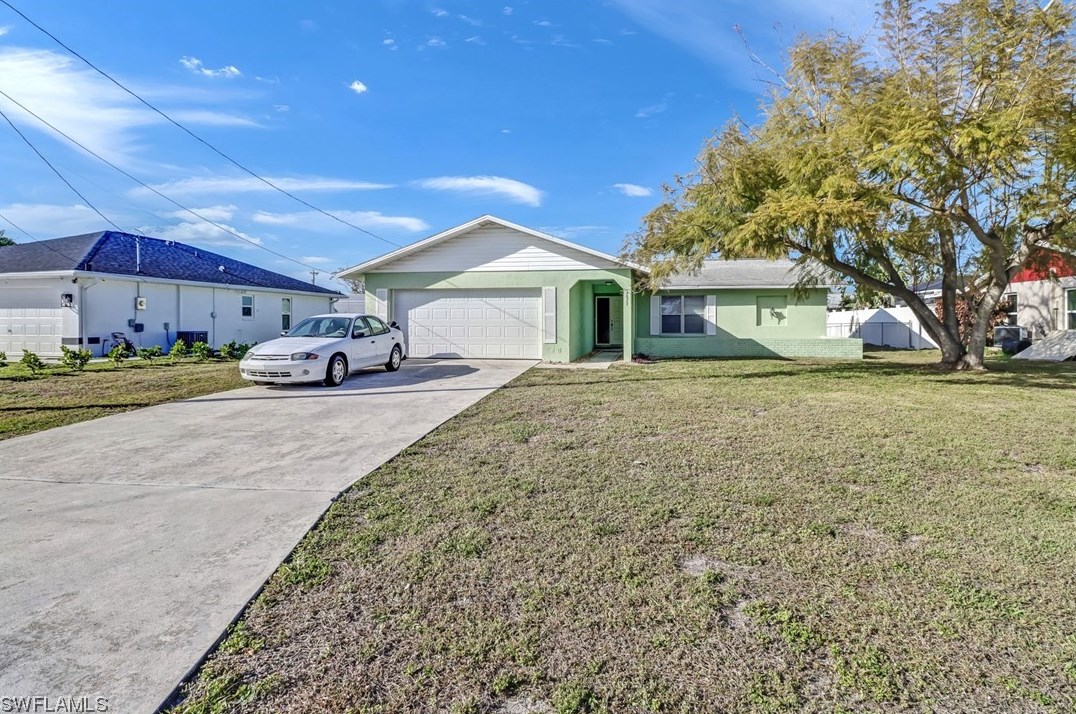 1629 13th Ter, Cape Coral, FL 33990-3847