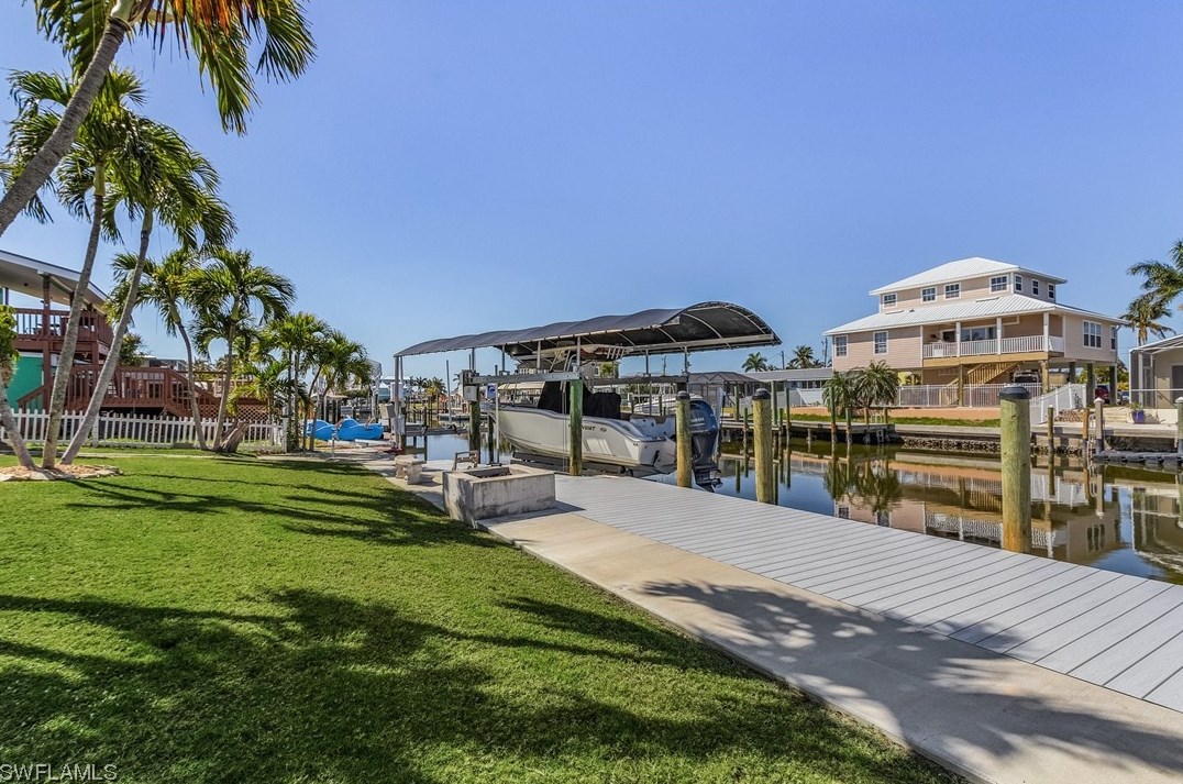 2259 Date St, Saint James City FL  33956-2022 exterior