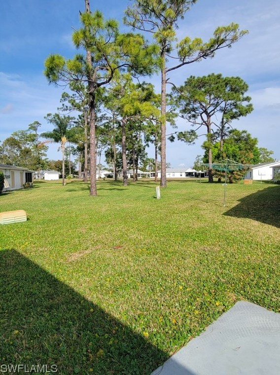 17 Heath Aster Ln, Lehigh Acres FL  33936-7347 exterior