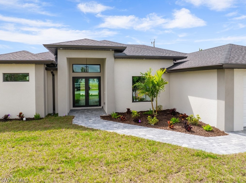 322 5th St, Cape Coral, FL 33990-1057