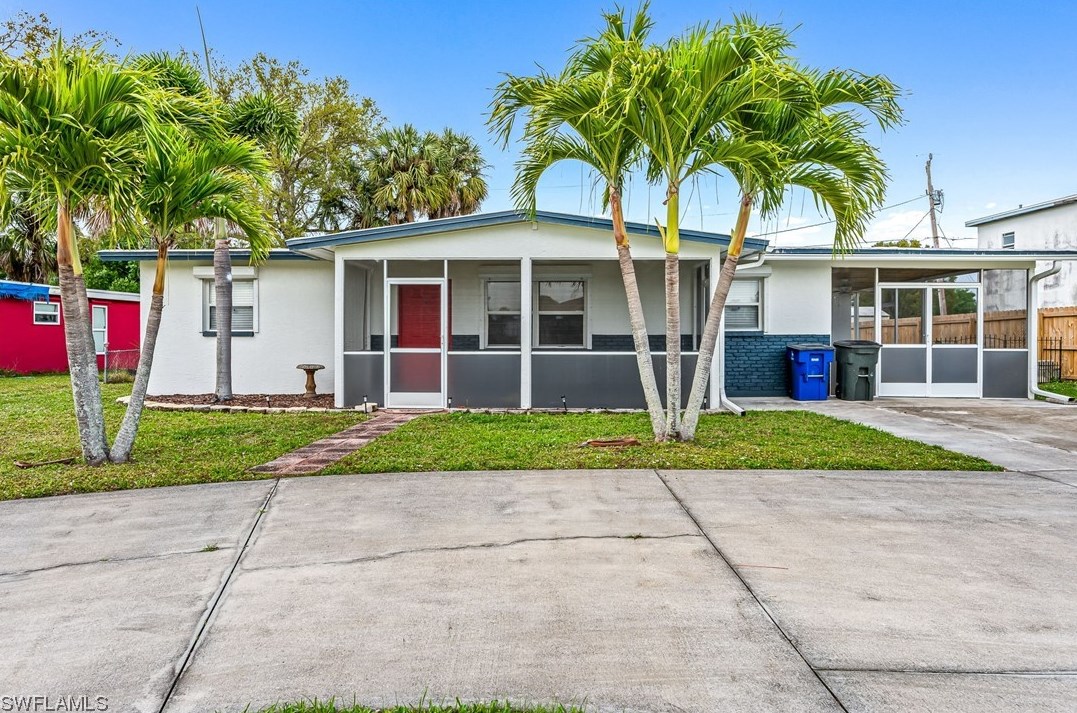 706 Camellia Dr, Fort Myers, FL 33903-5215