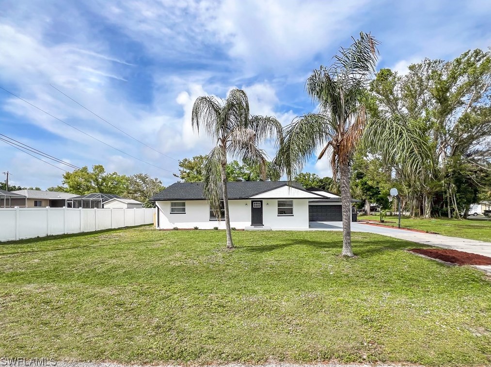 1325 Forsyth Ct, Fort Myers, FL 33903-3649