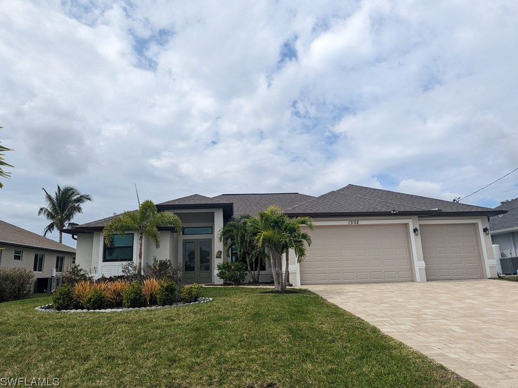 1502 29th Pl, Cape Coral, FL 33993-4820