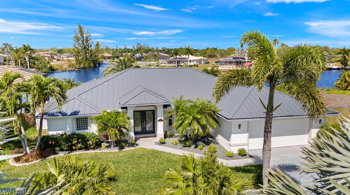3245 21st Ter, Cape Coral, FL 33993-3635