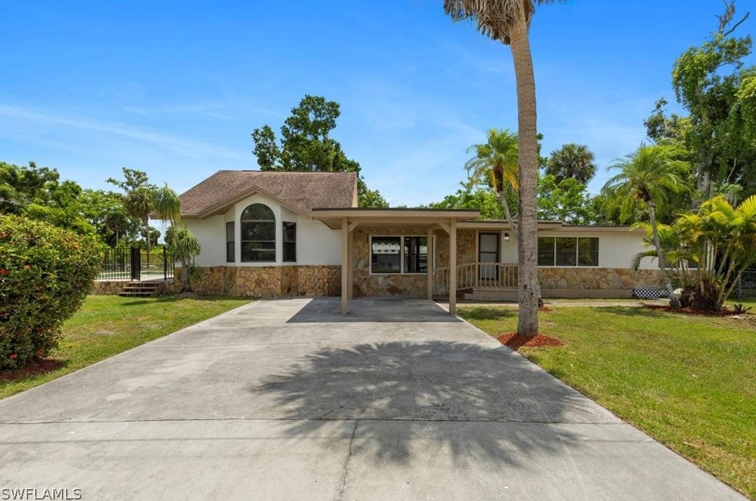 599 Carolina Ave, Fort Myers, FL 33905-3513
