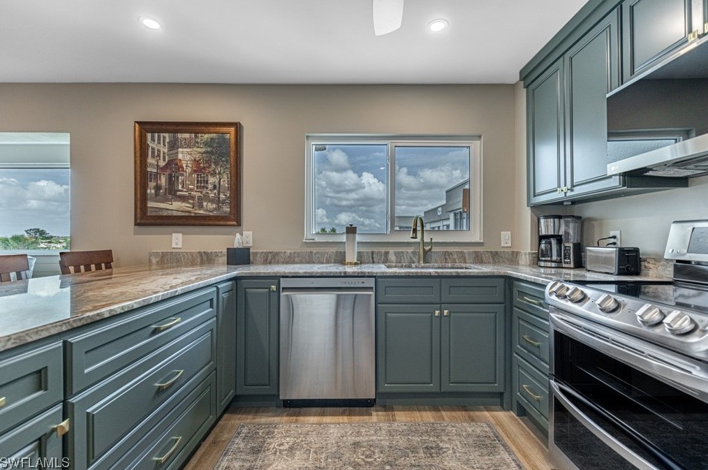 7402 Lake Breeze Dr #401, Fort Myers, FL 33907