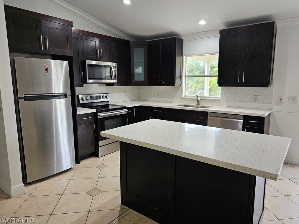 9123 Cypress Dr, Fort Myers, FL 33967-5290