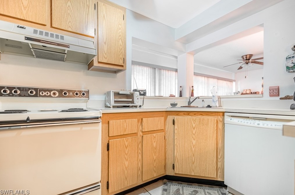 7410 Lake Breeze Dr, Fort Myers, FL 33907-8053
