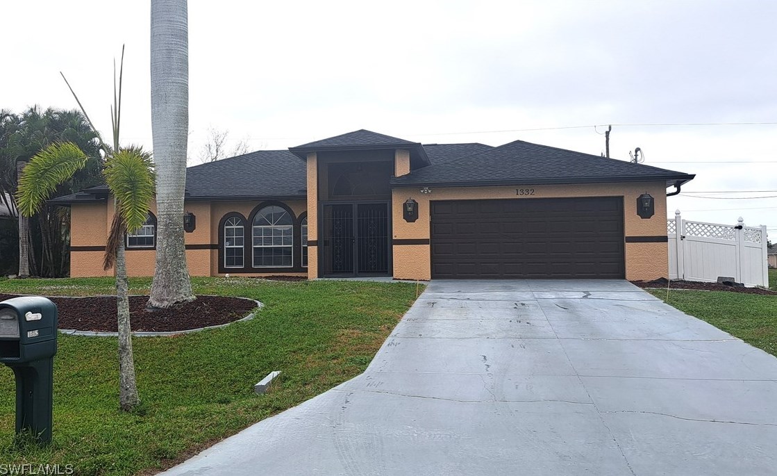 1332 8th Pl, Cape Coral, FL 33909-1422