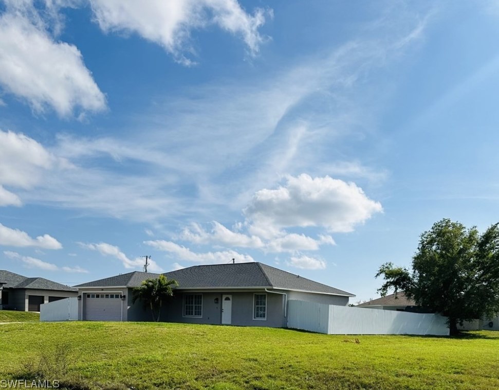 100 30th Pl, Cape Coral, FL 33993-6941